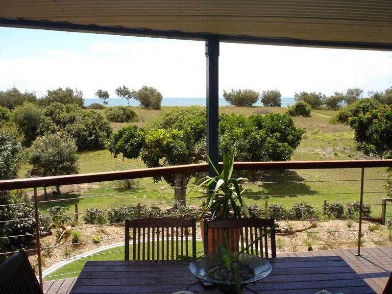 3 Ocean Court, Moore Park Beach QLD 4670