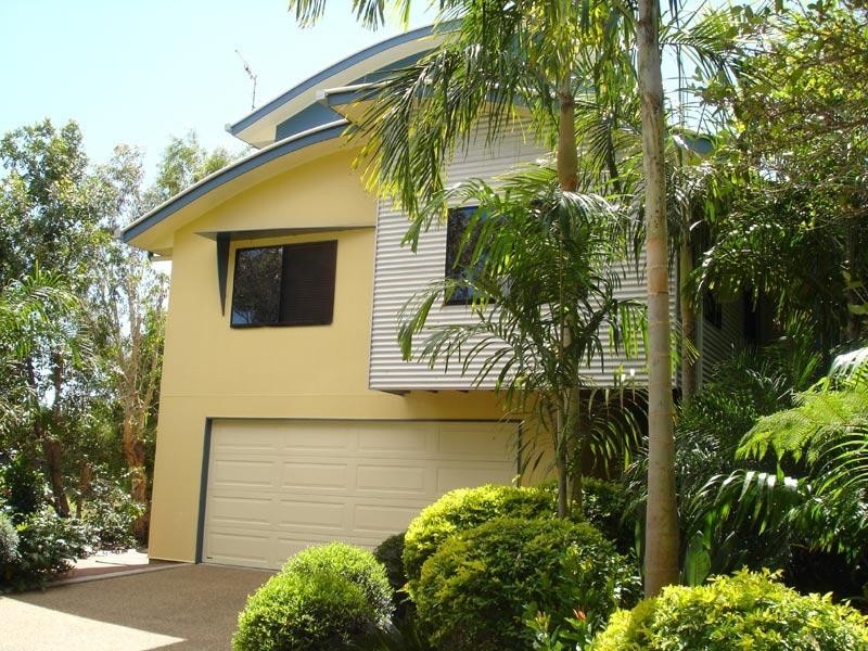 3 Ocean Court, Moore Park Beach QLD 4670