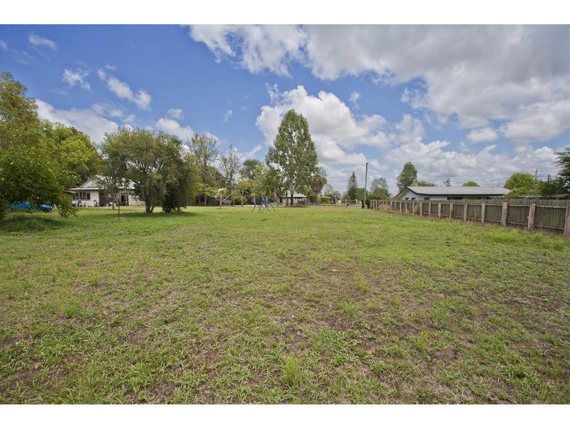 12 Mill Street, Wallaville QLD 4671