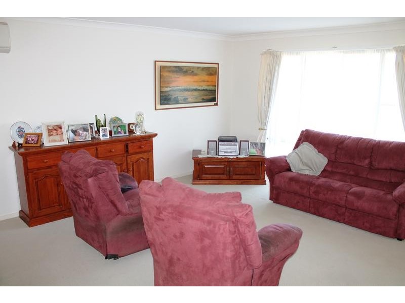 2 Alexander Drive, Moore Park Beach QLD 4670