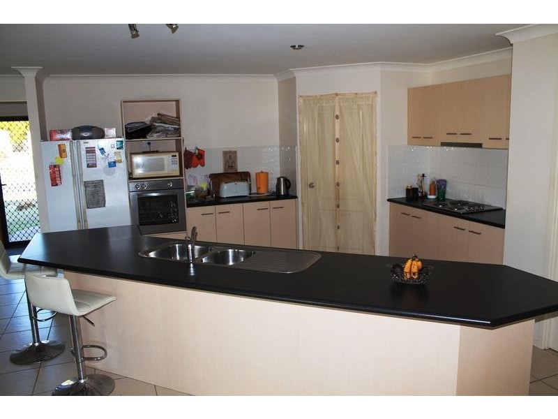 2 Alexander Drive, Moore Park Beach QLD 4670