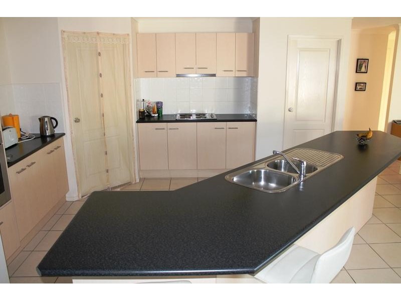 2 Alexander Drive, Moore Park Beach QLD 4670