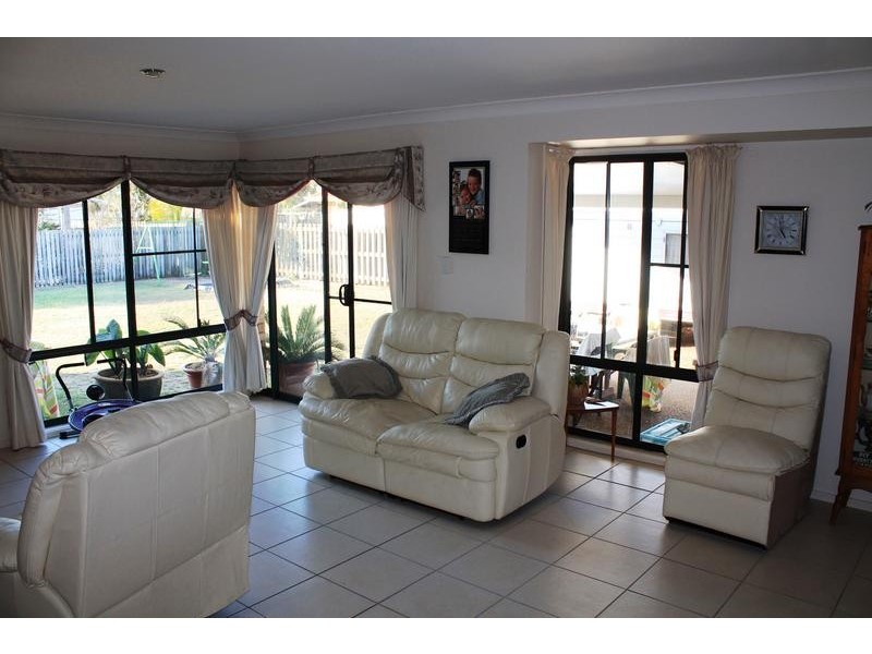 2 Alexander Drive, Moore Park Beach QLD 4670