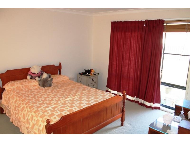 2 Alexander Drive, Moore Park Beach QLD 4670