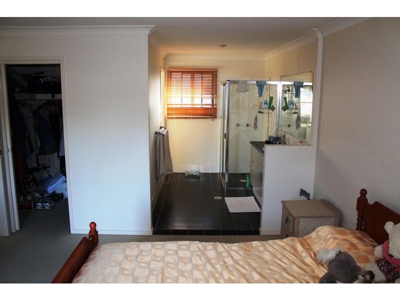 2 Alexander Drive, Moore Park Beach QLD 4670