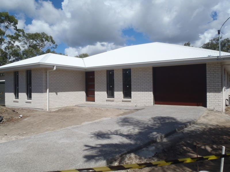 4 Faithfull Crescent, Avenell Heights QLD 4670