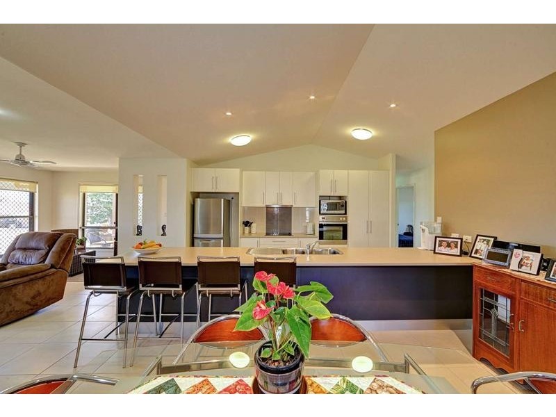1 Banner Court, Branyan QLD 4670