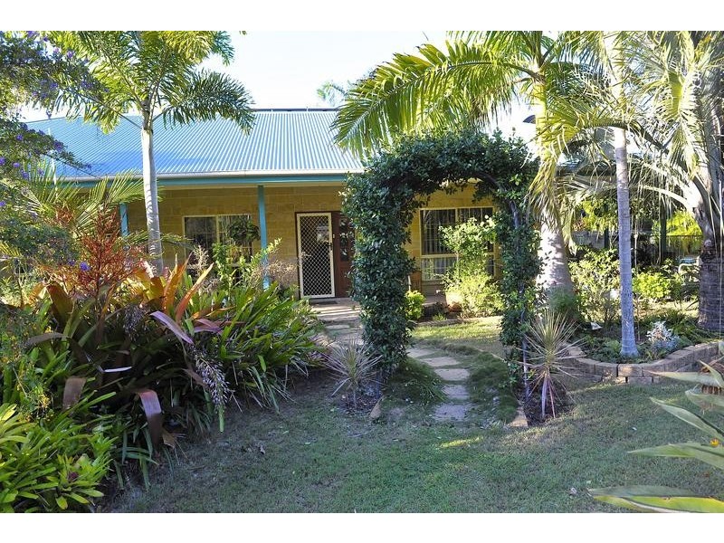 7 Holzberger Street, Moore Park Beach QLD 4670