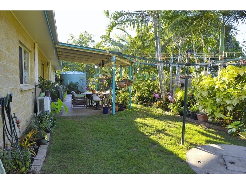 7 Holzberger Street, Moore Park Beach QLD 4670