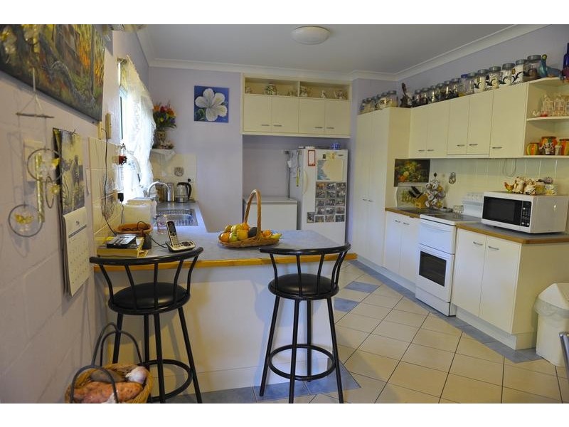 7 Holzberger Street, Moore Park Beach QLD 4670