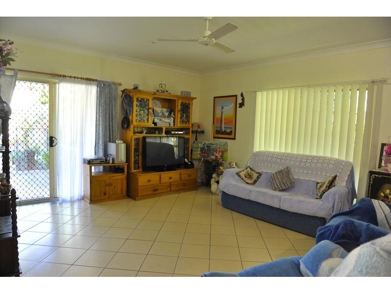 7 Holzberger Street, Moore Park Beach QLD 4670