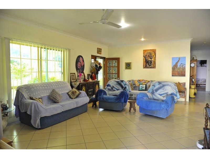 7 Holzberger Street, Moore Park Beach QLD 4670