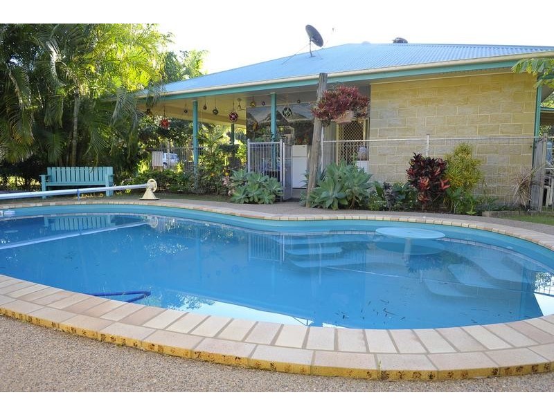 7 Holzberger Street, Moore Park Beach QLD 4670