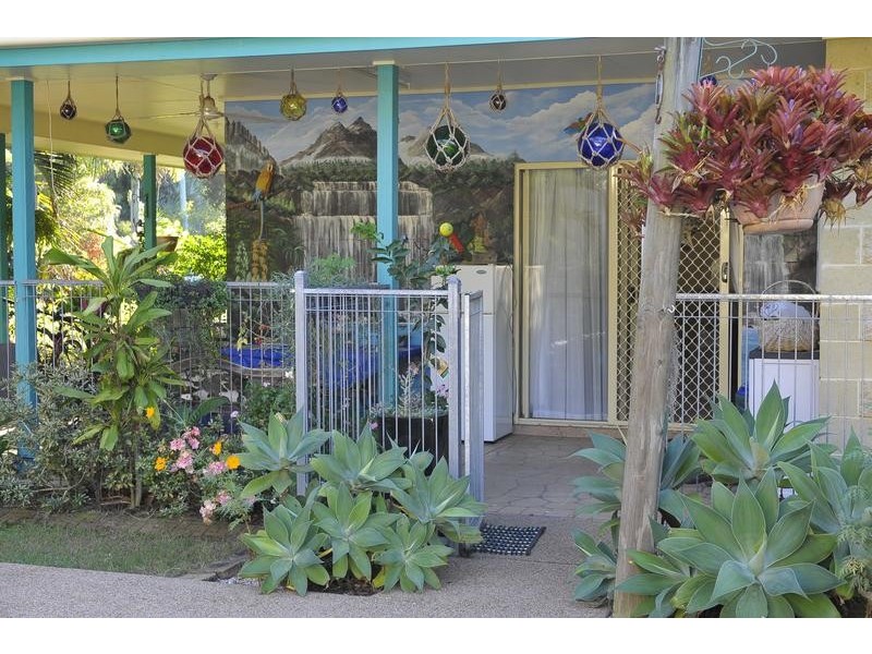 7 Holzberger Street, Moore Park Beach QLD 4670