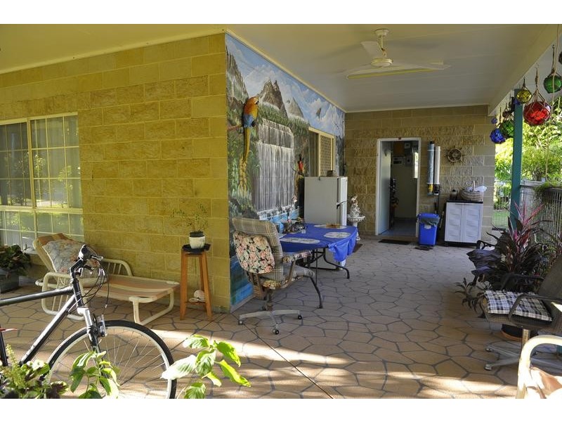 7 Holzberger Street, Moore Park Beach QLD 4670