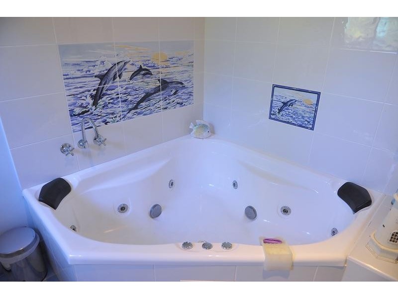 7 Holzberger Street, Moore Park Beach QLD 4670