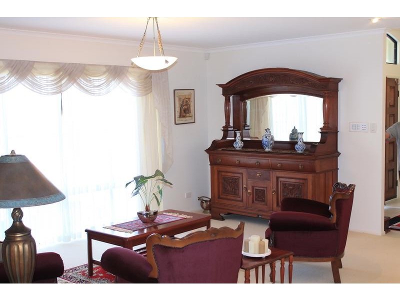 7 Davin Place, Coral Cove QLD 4670