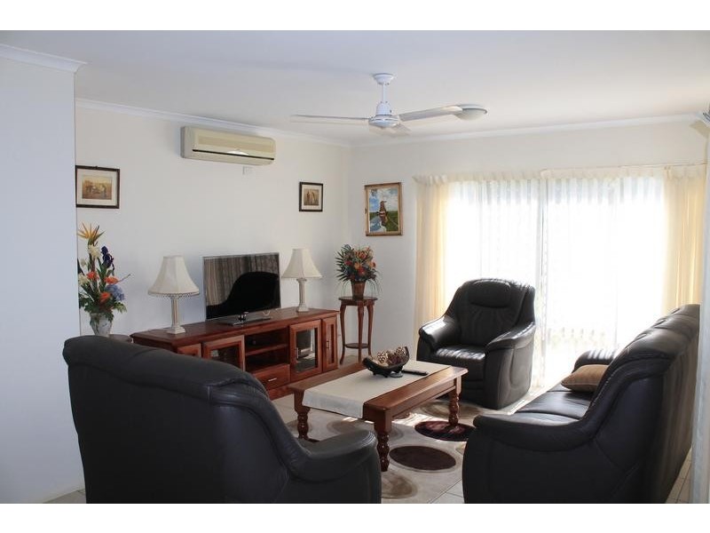 7 Davin Place, Coral Cove QLD 4670