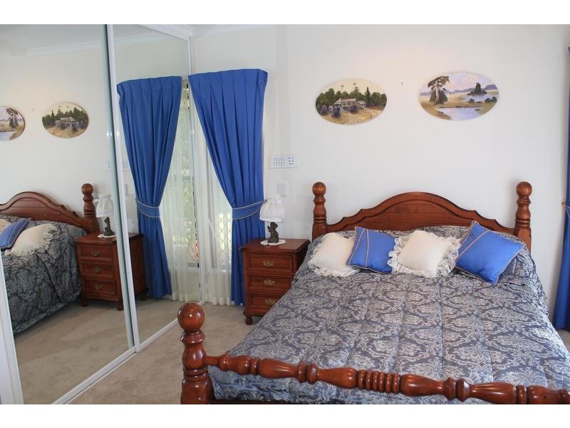 7 Davin Place, Coral Cove QLD 4670