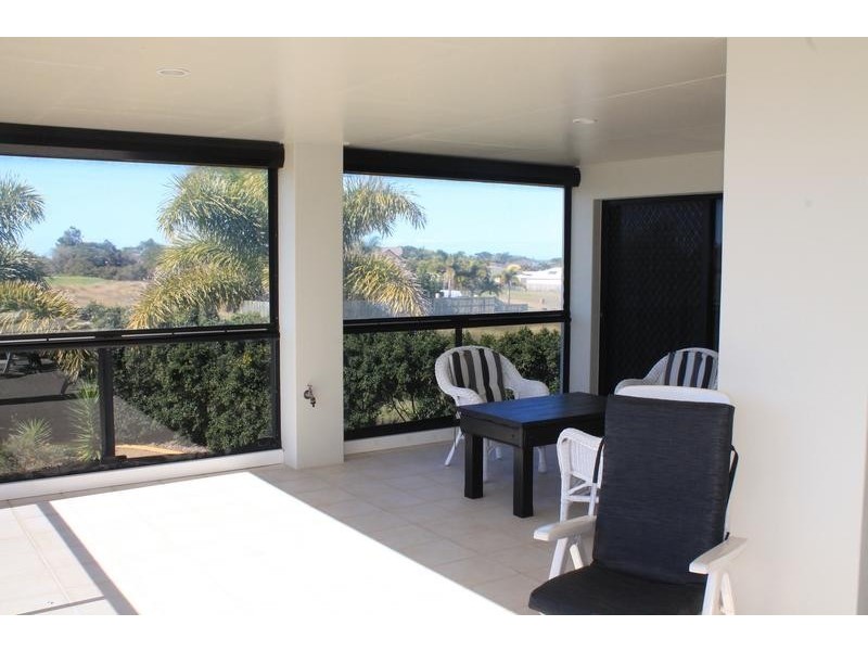 7 Davin Place, Coral Cove QLD 4670