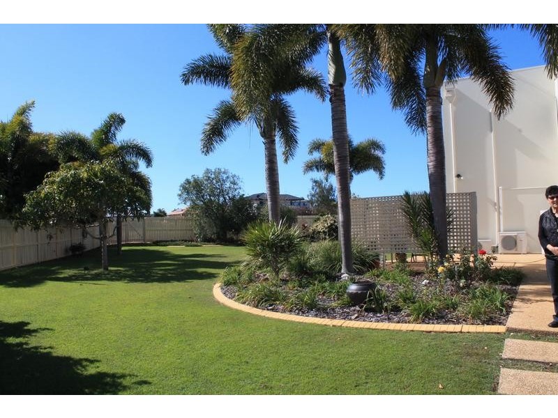 7 Davin Place, Coral Cove QLD 4670