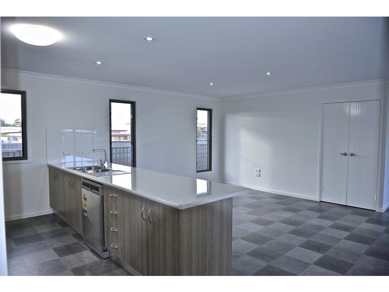 1 74 Hunter Street, Walkervale QLD 4670