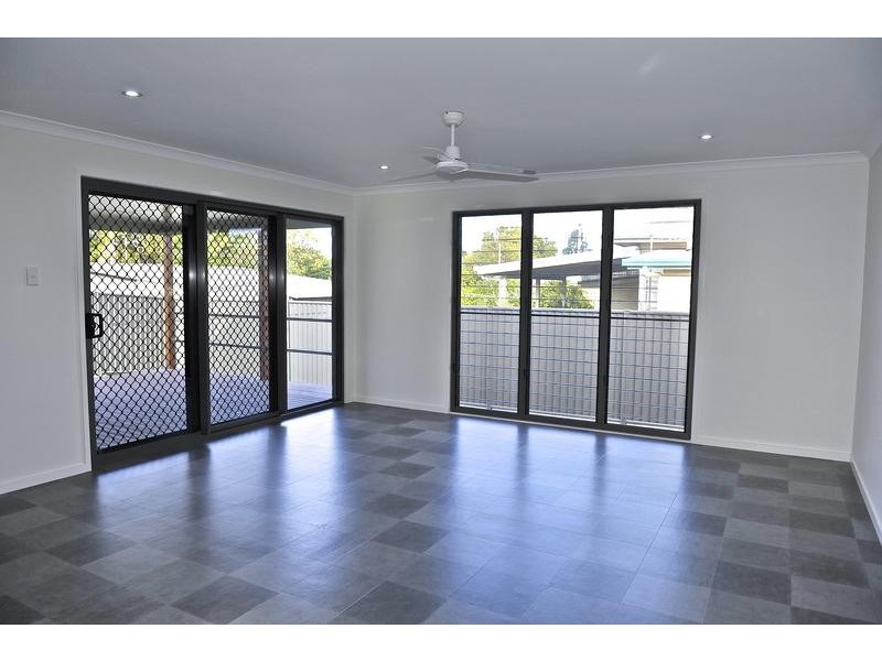 1 74 Hunter Street, Walkervale QLD 4670
