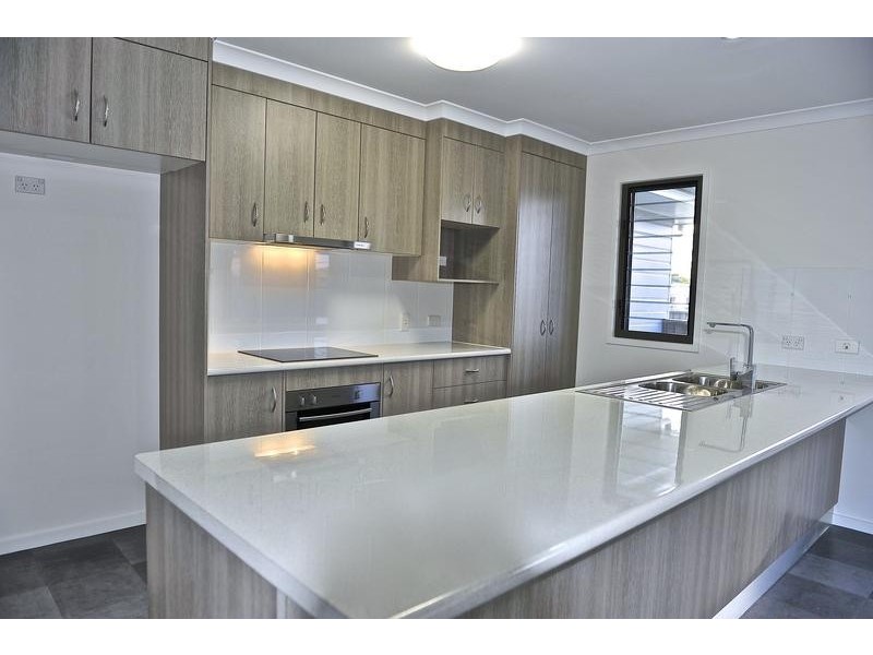 1 74 Hunter Street, Walkervale QLD 4670