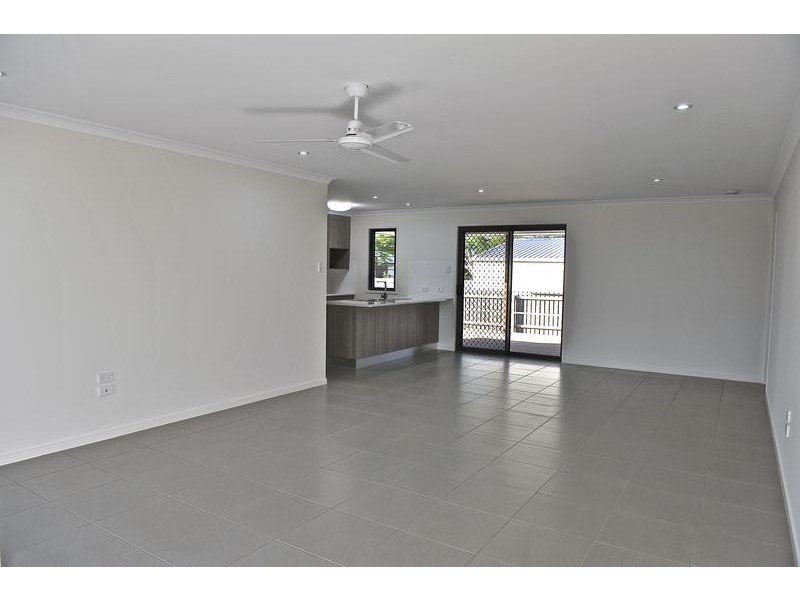 2 74 Hunter Street, Walkervale QLD 4670