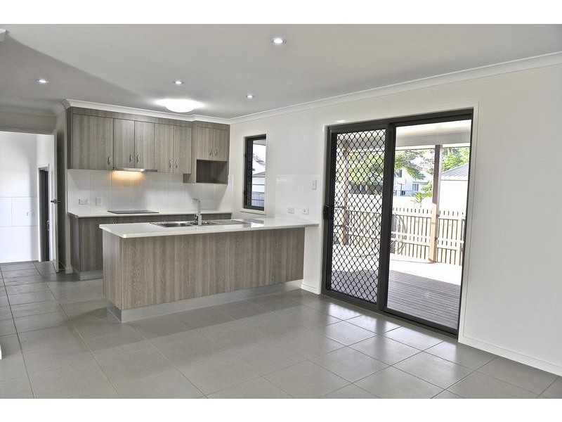 2 74 Hunter Street, Walkervale QLD 4670