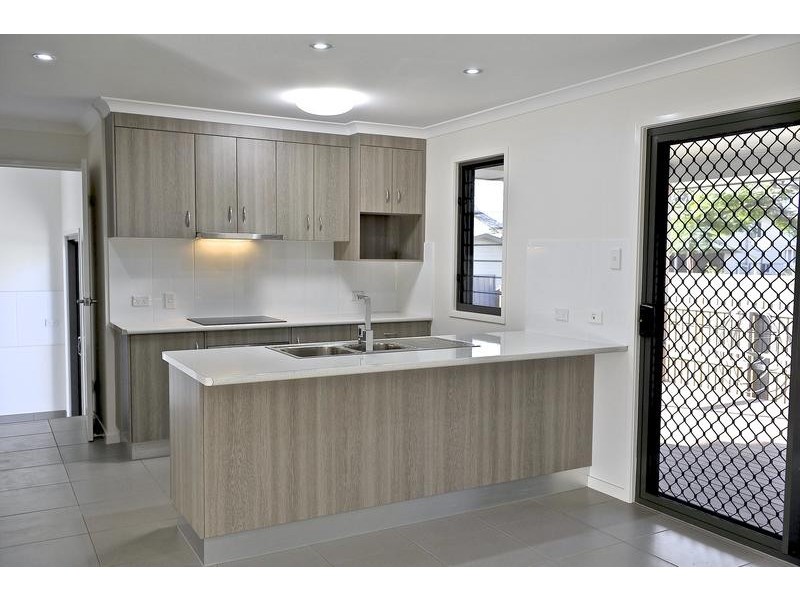 2 74 Hunter Street, Walkervale QLD 4670