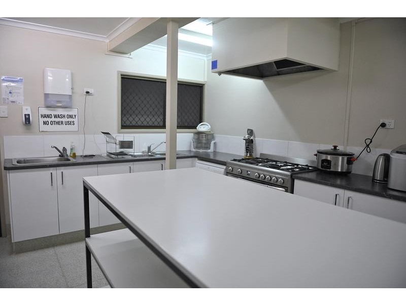 4a Hinkler Avenue, Bundaberg North QLD 4670