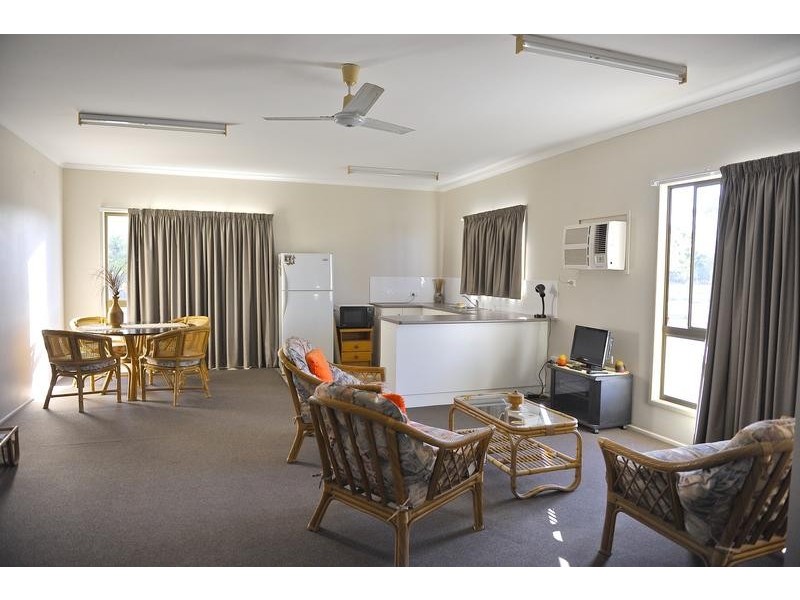 4a Hinkler Avenue, Bundaberg North QLD 4670