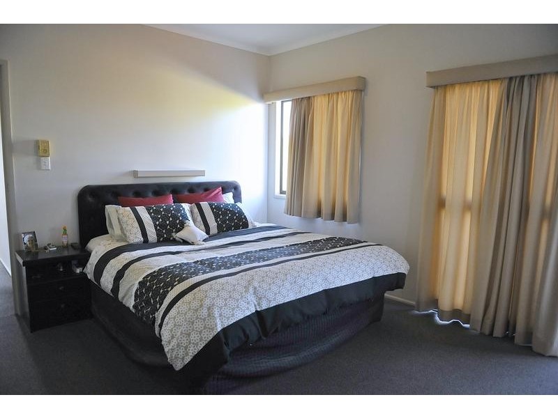 4a Hinkler Avenue, Bundaberg North QLD 4670