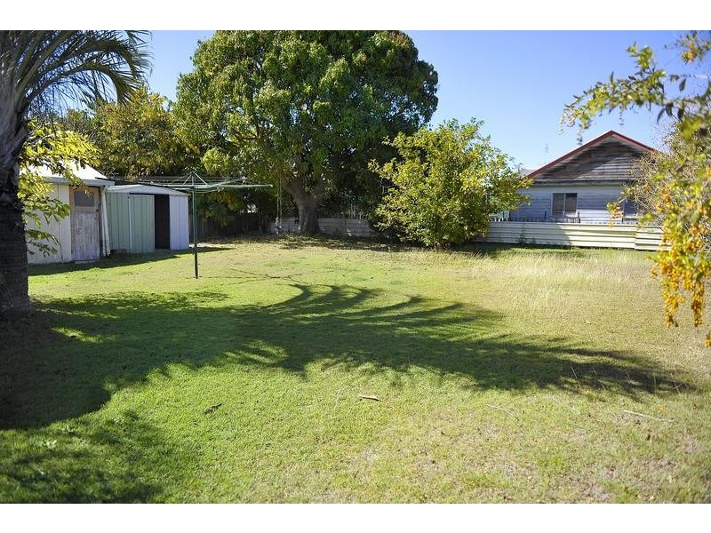 15 Moran Street, Svensson Heights QLD 4670