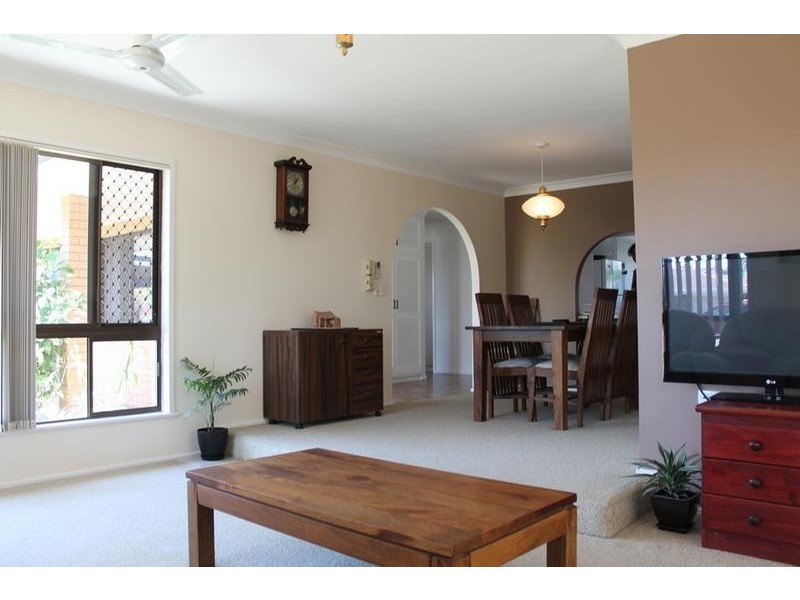 12 Rattray Street, Avenell Heights QLD 4670
