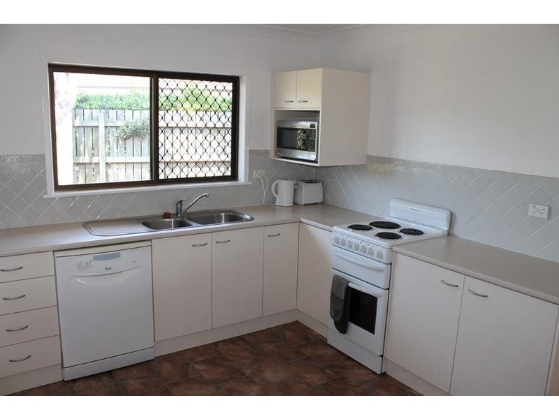 12 Rattray Street, Avenell Heights QLD 4670