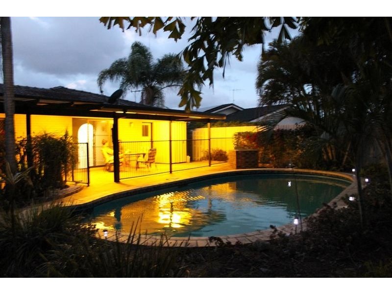 12 Rattray Street, Avenell Heights QLD 4670