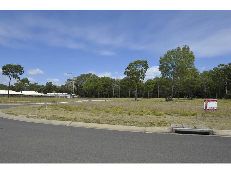1 Maple Court, Moore Park Beach QLD 4670