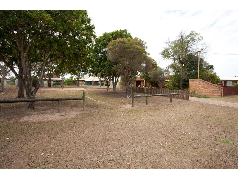 2 12 Donovan Street, Kepnock QLD 4670