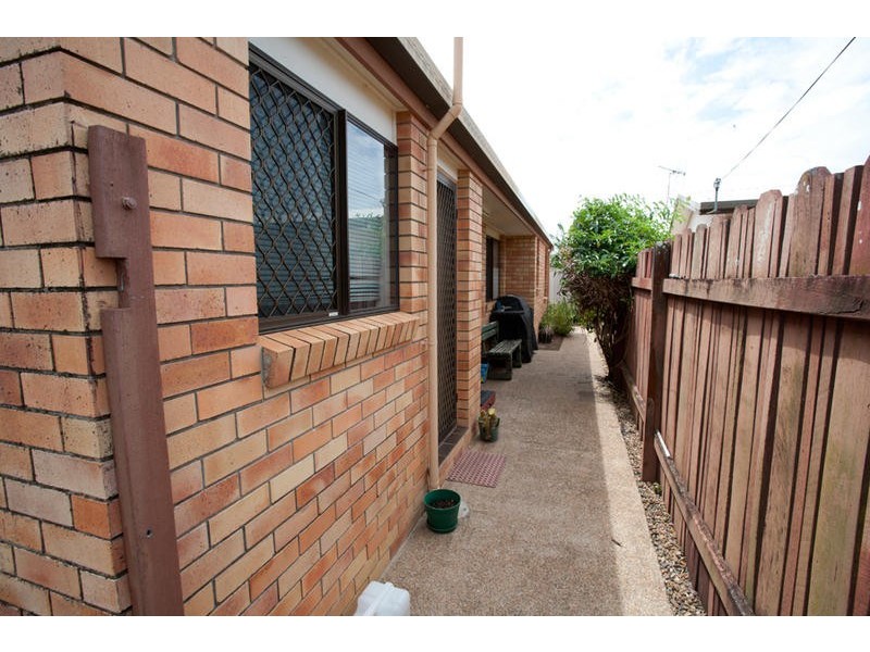 2 12 Donovan Street, Kepnock QLD 4670