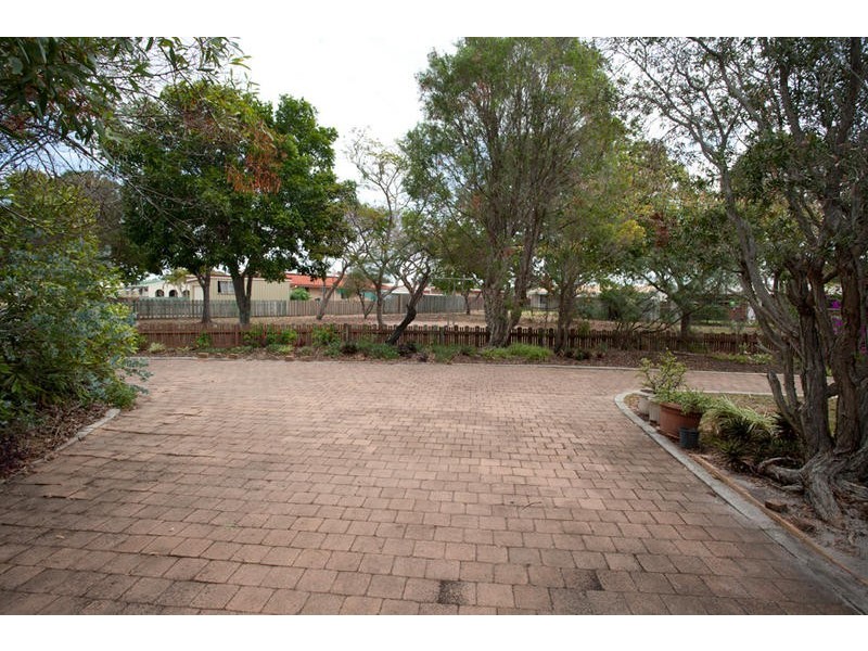 2 12 Donovan Street, Kepnock QLD 4670