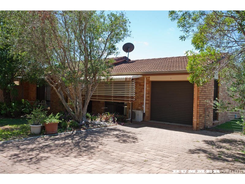 2 12 Donovan Street, Kepnock QLD 4670