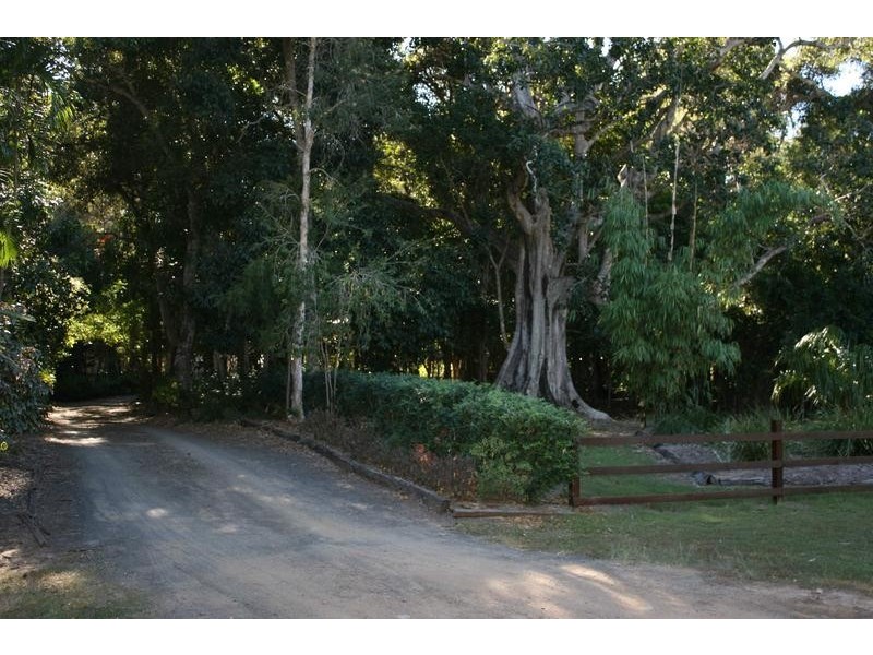 Moore Park Beach QLD 4670