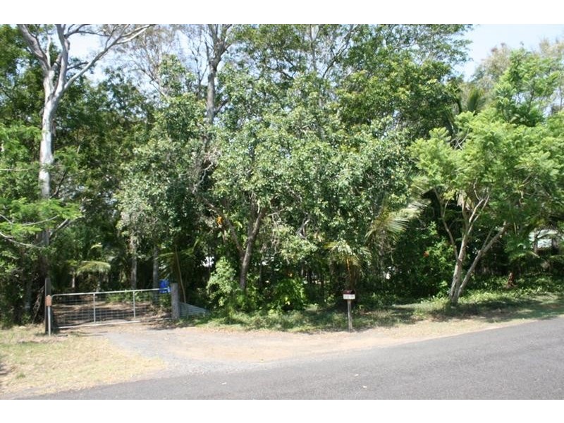 Moore Park Beach QLD 4670