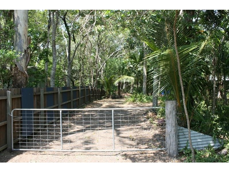 Moore Park Beach QLD 4670