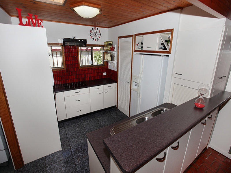 13 Mallawa Street, Buddina QLD 4575