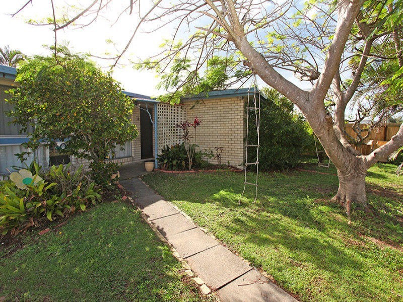 11 Coonang Crescent, Warana QLD 4575