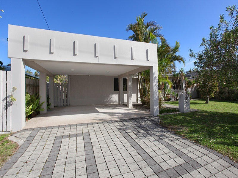 6 Baringa Street, Warana QLD 4575