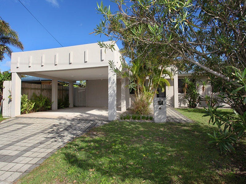 6 Baringa Street, Warana QLD 4575